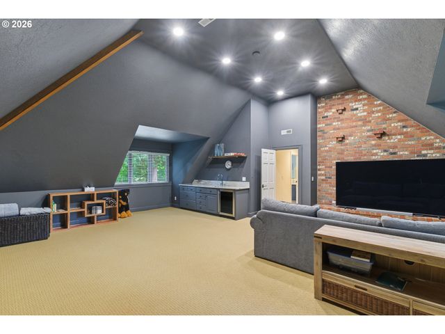 653 VICTORIA Pl, West Linn, OR 97068
