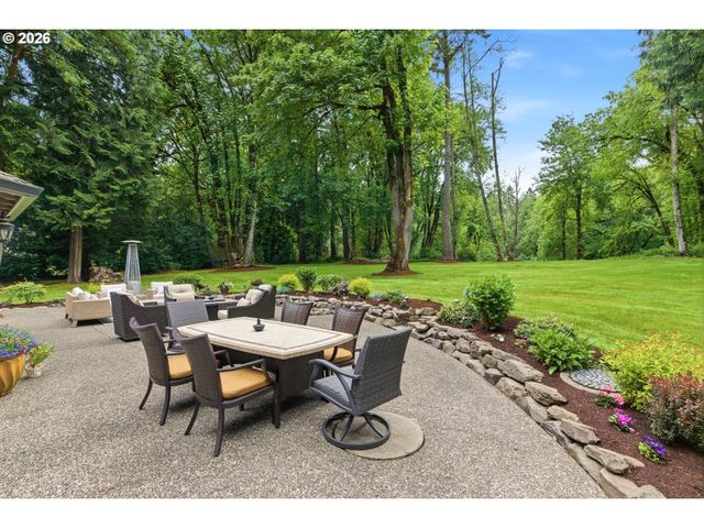 653 VICTORIA Pl, West Linn, OR 97068