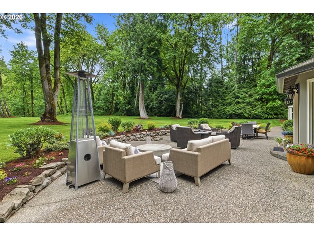 653 VICTORIA Pl, West Linn, OR 97068