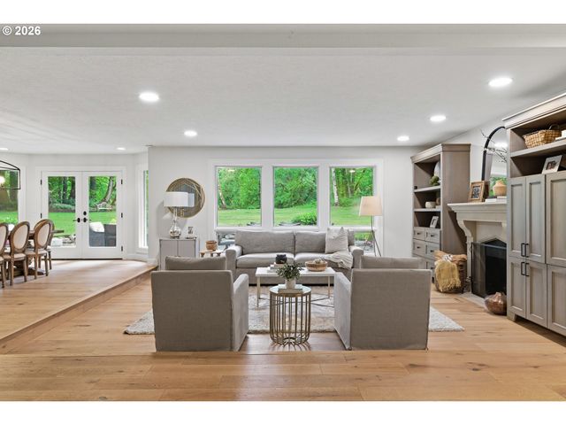 653 VICTORIA Pl, West Linn, OR 97068