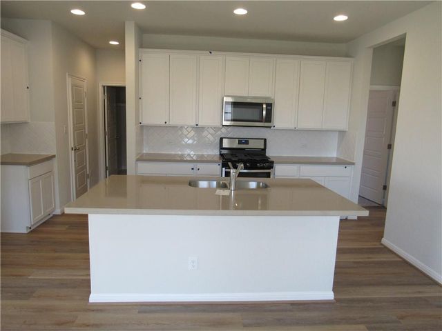302 Cold Spring LOOP 1, Bastrop, TX 78602