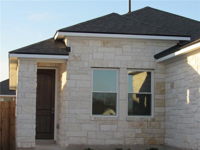302 Cold Spring LOOP 1, Bastrop, TX 78602