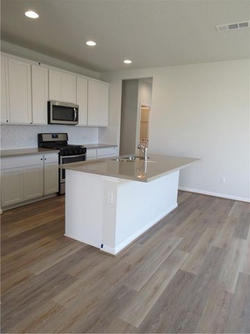 302 Cold Spring LOOP 1, Bastrop, TX 78602