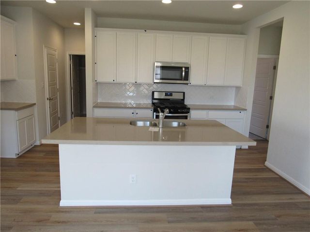 302 Cold Spring LOOP 1, Bastrop, TX 78602