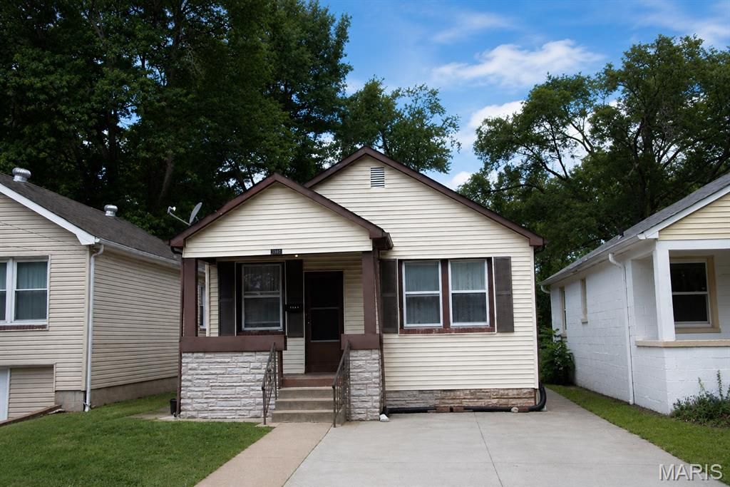 3241 Royalton Avenue, St Louis, MO 63114