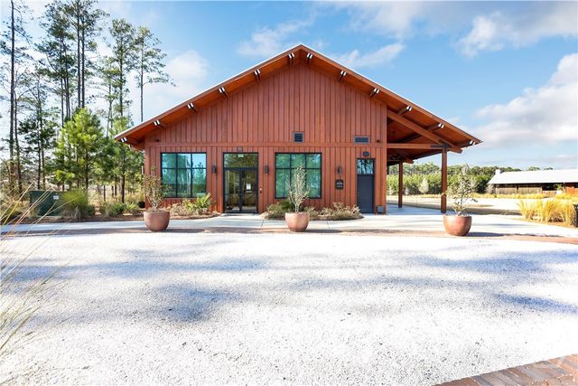 584 Longleaf Drive, Richmond Hill, GA 31324