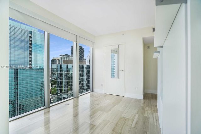 1300 Brickell Bay Dr 3402, Miami, FL 33131