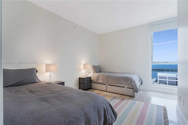 1300 Brickell Bay Dr 3402, Miami, FL 33131