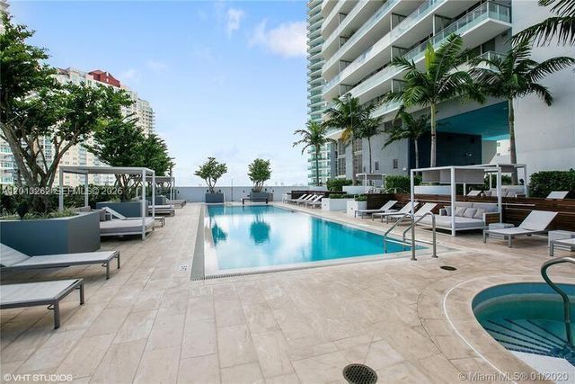 1300 Brickell Bay Dr 3402, Miami, FL 33131