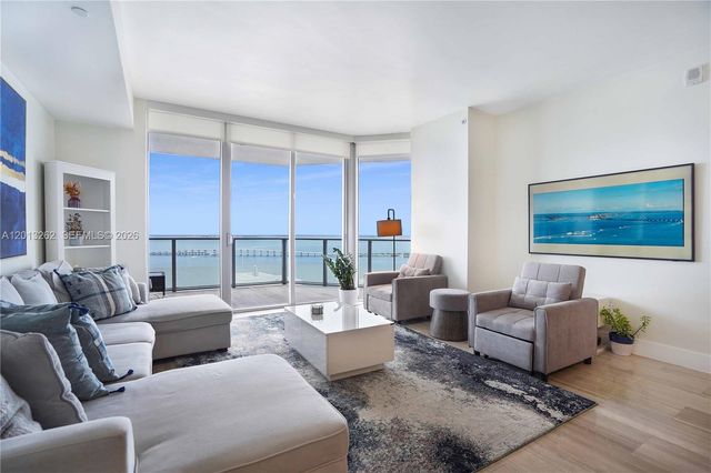 1300 Brickell Bay Dr 3402, Miami, FL 33131