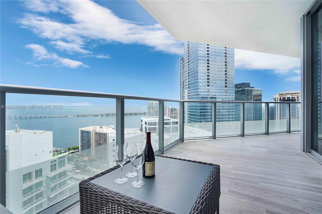 1300 Brickell Bay Dr 3402, Miami, FL 33131