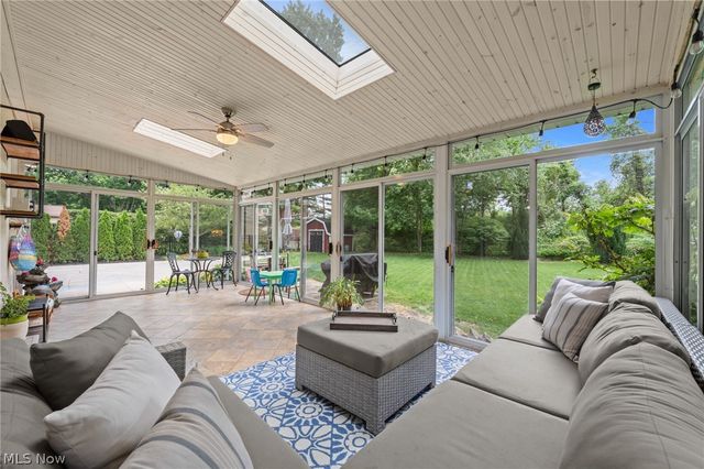 31477 Roberta Drive, Bay Village, OH 44140