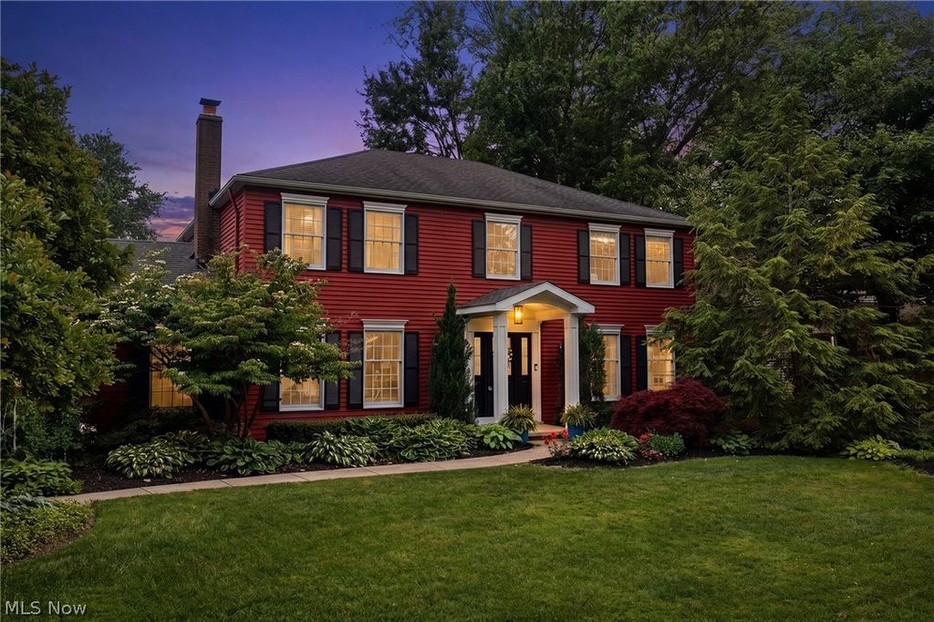 31477 Roberta Drive, Bay Village, OH 44140