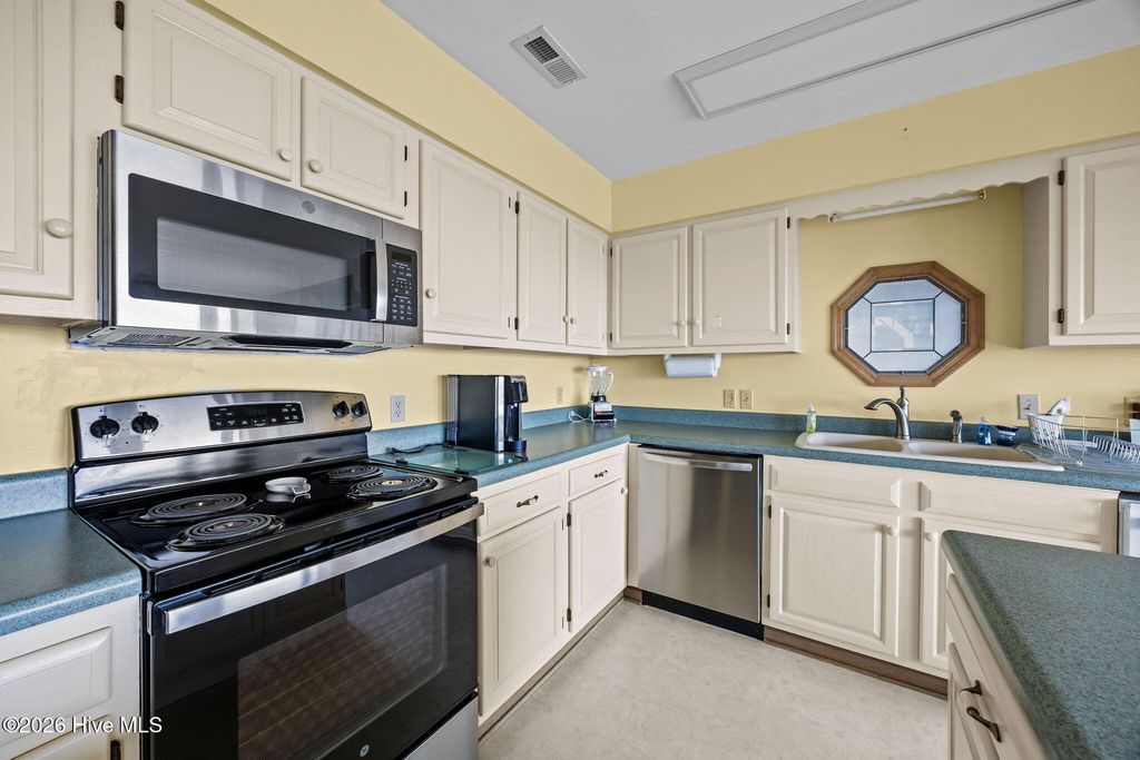 Image 11 of property listing at 1289 Ocean Boulevard W # B, Supply, NC 28462