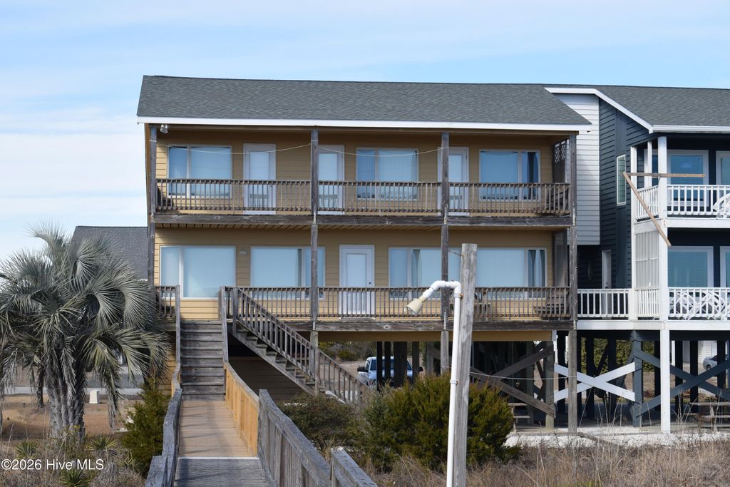 Image 3 of property listing at 1289 Ocean Boulevard W # B, Supply, NC 28462