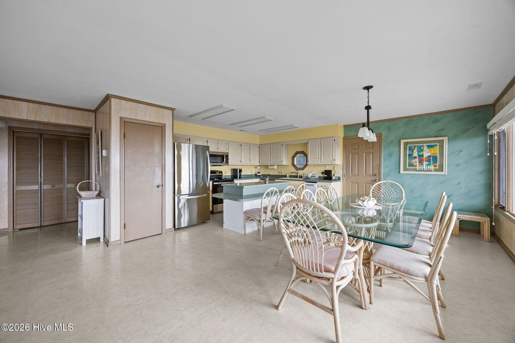 Image 7 of property listing at 1289 Ocean Boulevard W # B, Supply, NC 28462