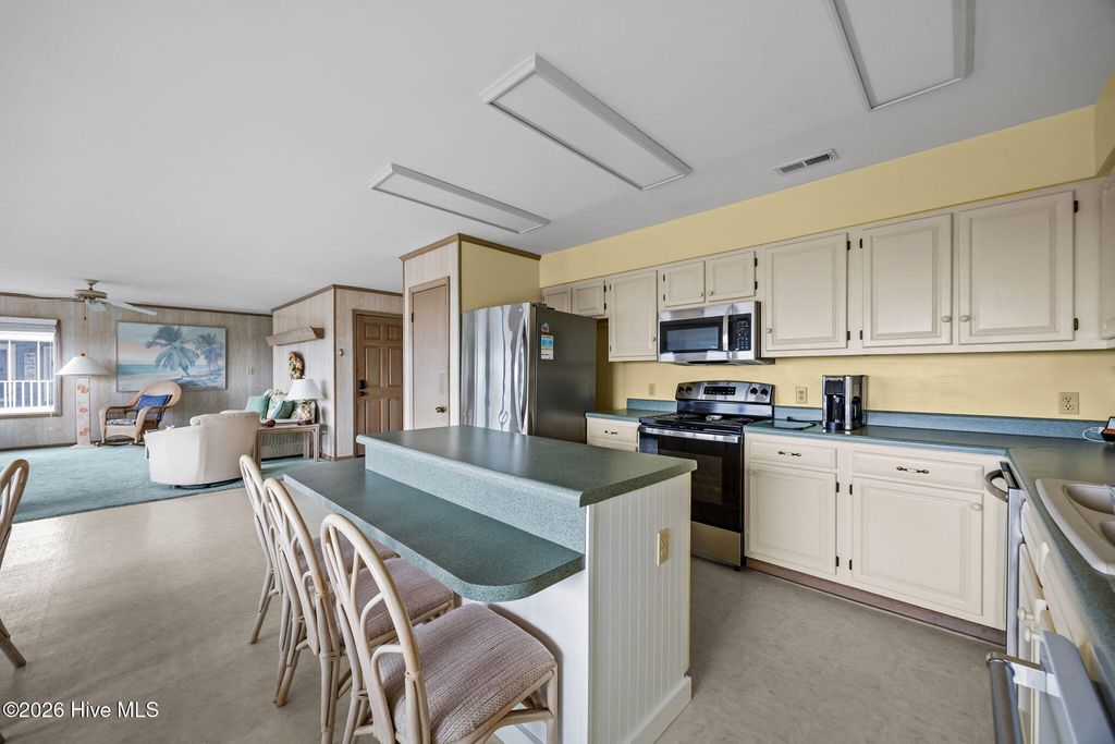 Image 8 of property listing at 1289 Ocean Boulevard W # B, Supply, NC 28462