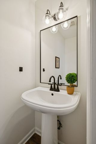 814 Denning Ford Rd, Portland, TN 37148