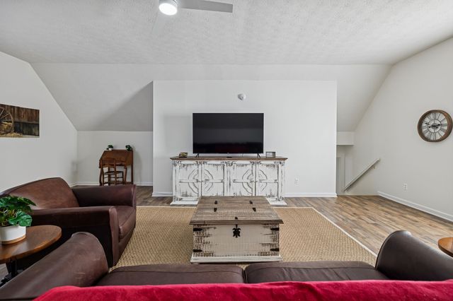 814 Denning Ford Rd, Portland, TN 37148