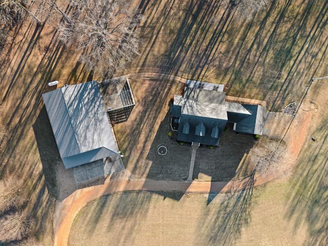 814 Denning Ford Rd, Portland, TN 37148