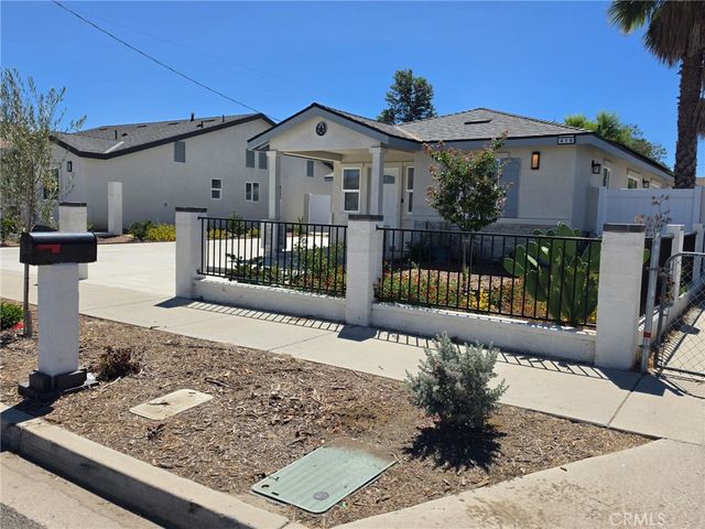 419 W Devonshire Avenue, Hemet, CA 92543