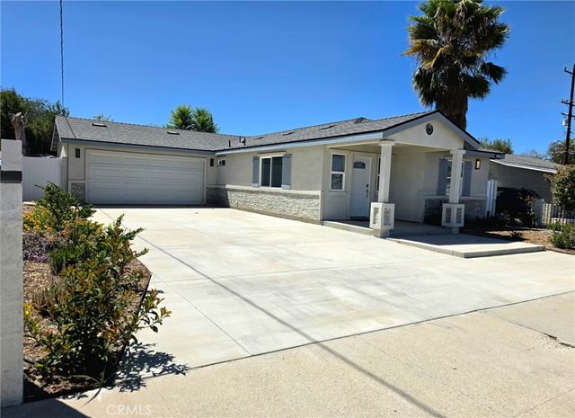 419 W Devonshire Avenue, Hemet, CA 92543