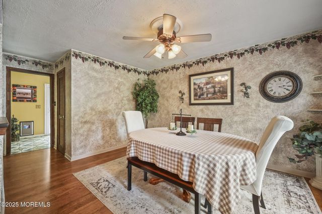 11 Oxford Road, Manalapan, NJ 07726