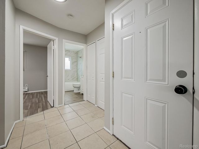 1494 Nancywood Drive 3, Waterford Charter Township, MI 48327