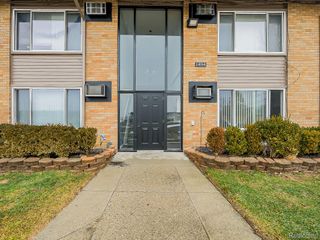 1494 Nancywood Drive 3, Waterford Charter Township, MI 48327