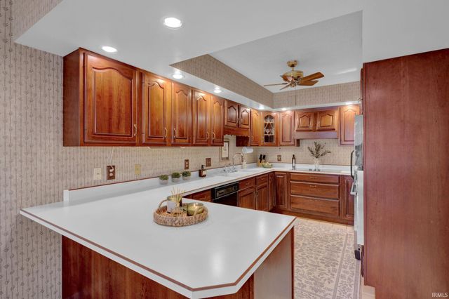 500-10 Greentree Drive, Bedford, IN 47421