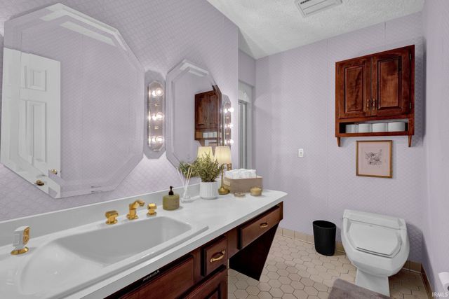 500-10 Greentree Drive, Bedford, IN 47421