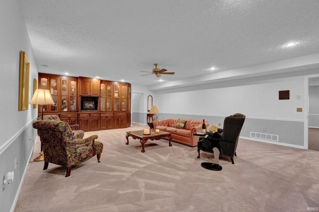 500-10 Greentree Drive, Bedford, IN 47421