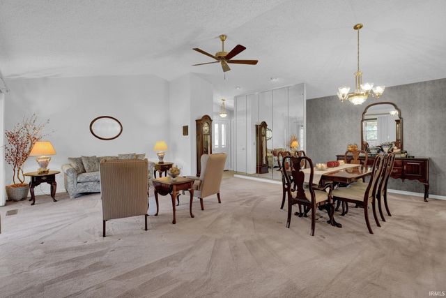 500-10 Greentree Drive, Bedford, IN 47421