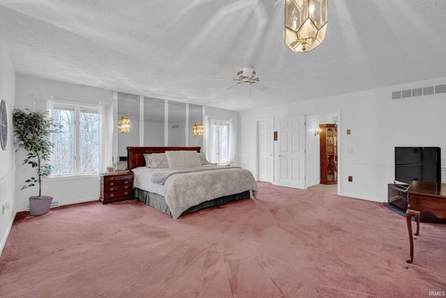 500-10 Greentree Drive, Bedford, IN 47421