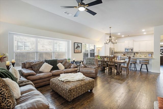 1704 Southridge Drive, Van Alstyne, TX 75495