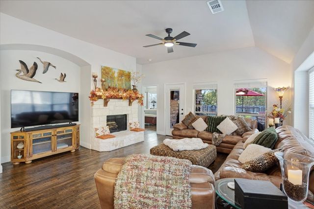 1704 Southridge Drive, Van Alstyne, TX 75495