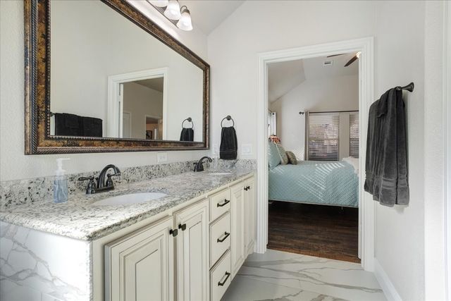 1704 Southridge Drive, Van Alstyne, TX 75495