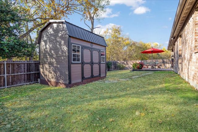 1704 Southridge Drive, Van Alstyne, TX 75495