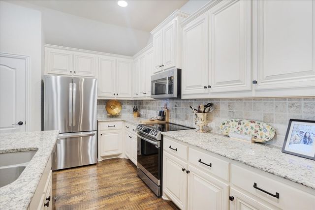 1704 Southridge Drive, Van Alstyne, TX 75495