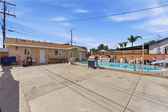 10611 Bowman, South Gate, CA 90280