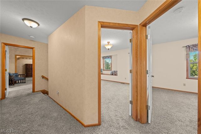 4549 Bunker Lane, Stow, OH 44224