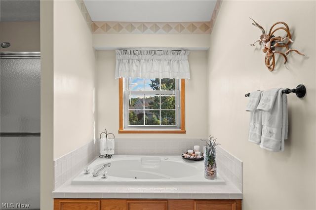 4549 Bunker Lane, Stow, OH 44224