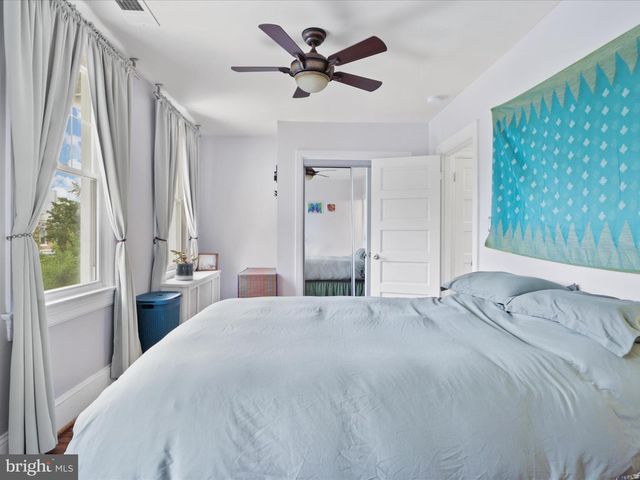 1813 BAY ST SE, Washington, DC 20003