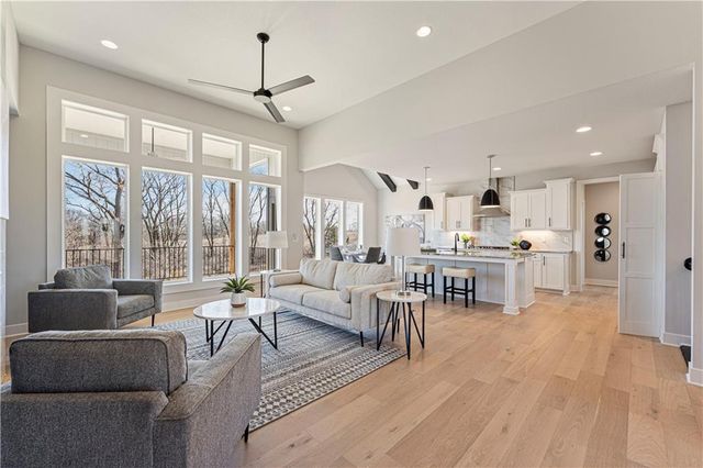 10510 N Liberty Street, Kansas City, MO 64155