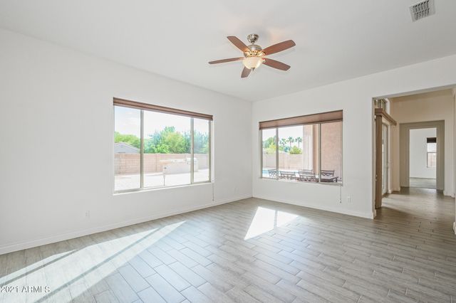 941 E Lowell Avenue, Gilbert, AZ 85295