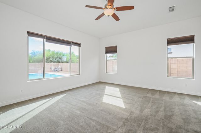 941 E Lowell Avenue, Gilbert, AZ 85295