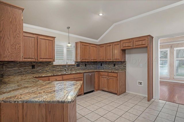 5823 NICHOLAS Circle, Amarillo, TX 79109