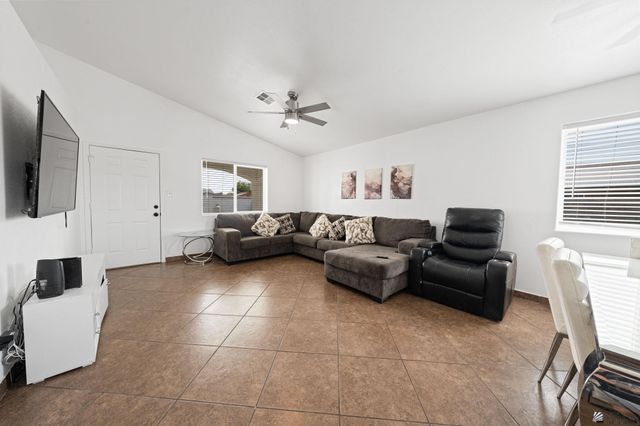 3797 E Los Olivos Dr, San Luis, AZ 85336