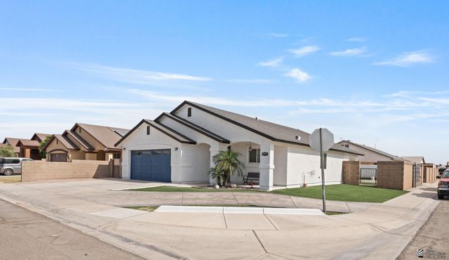 3797 E Los Olivos Dr, San Luis, AZ 85336