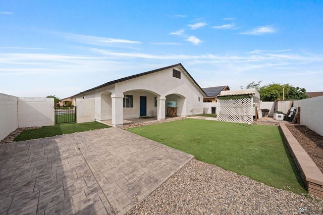 3797 E Los Olivos Dr, San Luis, AZ 85336
